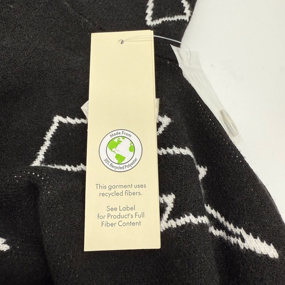 Black & White Skulls, Stars Button Front Cardigan Sweater - 💀BNWT💀 - Picture 7 of 7